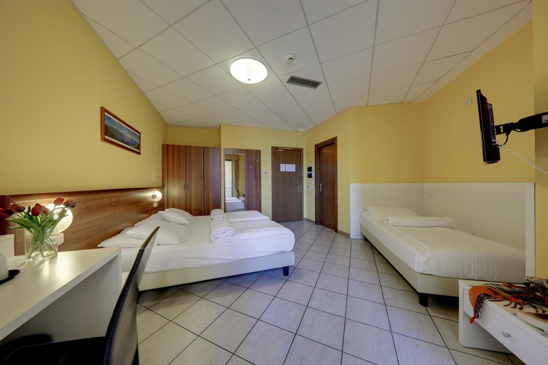 Hotel Residence Zust Verbania Exteriör bild