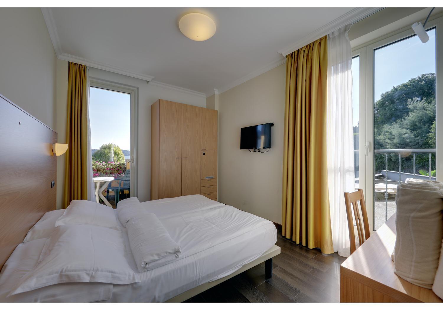 Hotel Residence Zust Verbania Exteriör bild