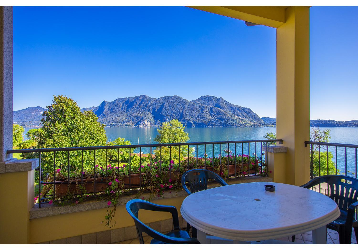 Hotel Residence Zust Verbania Exteriör bild