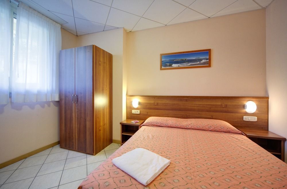 Hotel Residence Zust Verbania Exteriör bild