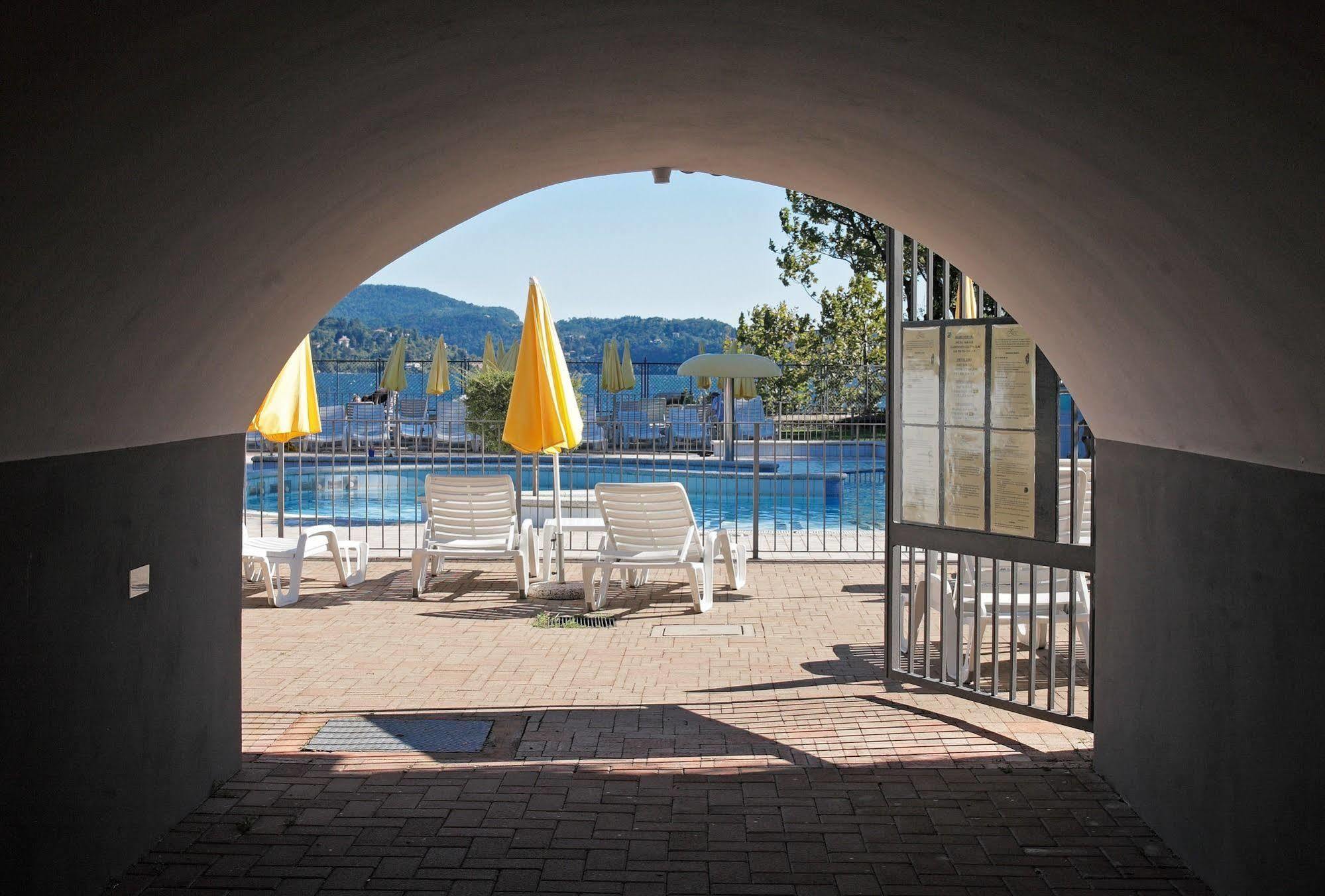 Hotel Residence Zust Verbania Exteriör bild